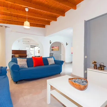 Jessica Suites * Tías